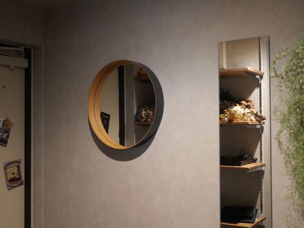 棚に置かれたTEORI ZEROミラー