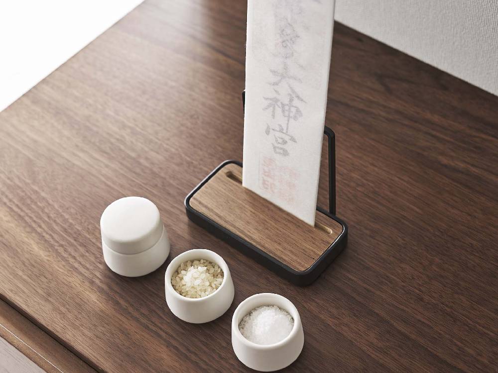 towerブランドのスチールと木製の神札スタンド