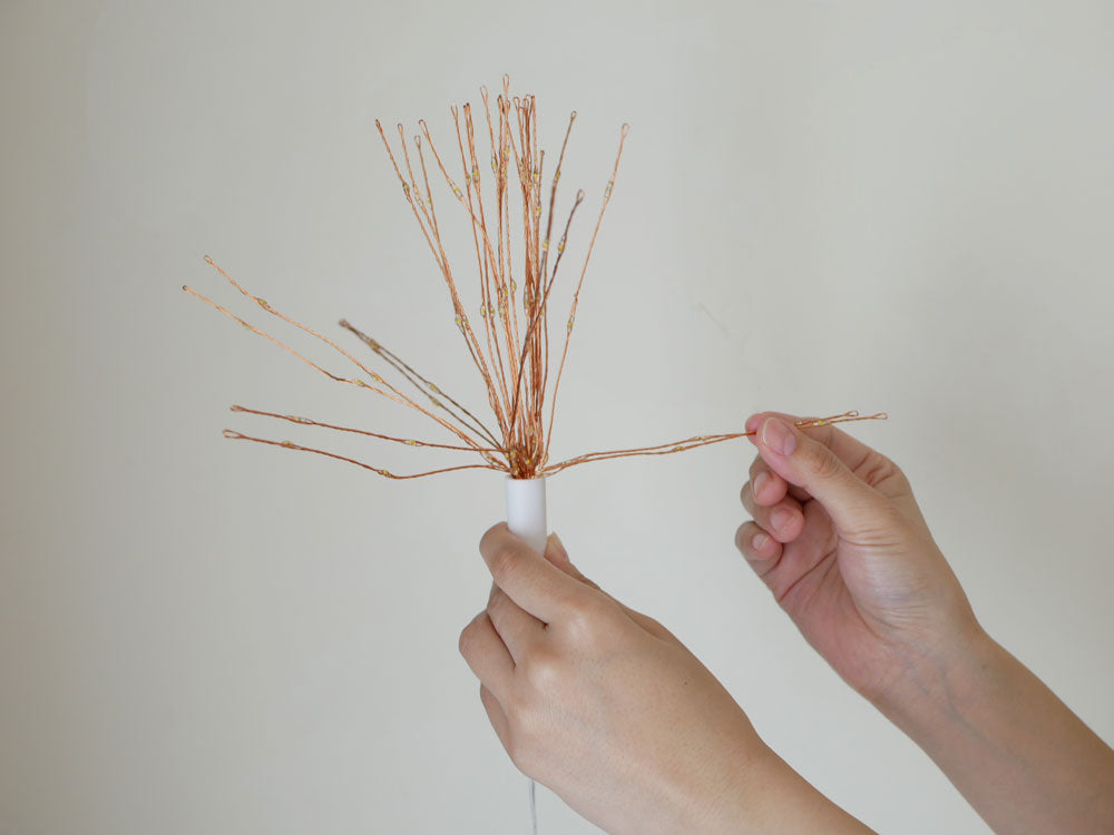 Horn Please製カッパー色のL字型ブルーミングデザインLEDライトワイヤーデコレーション