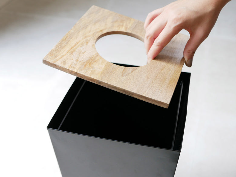 ポッシュリビングのアイアンとマンゴーウッドのダストボックス