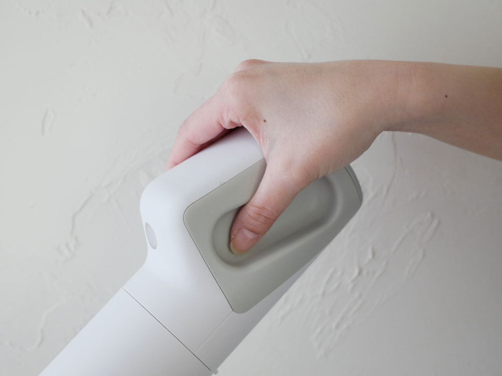 プラスマイナスゼロ ハンディクリーナー本体とスタンド