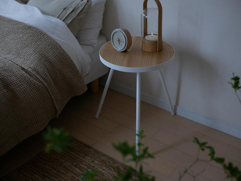 山崎実業の丸型スチール製サイドテーブル