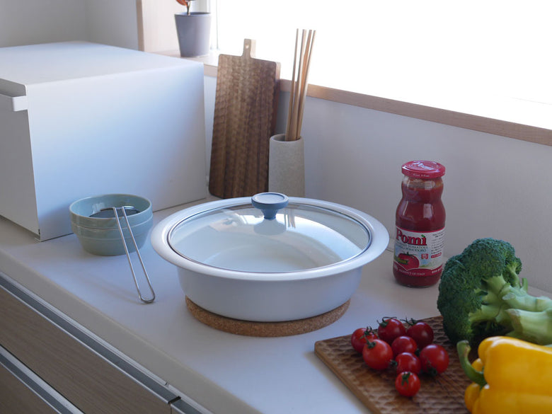 CB JAPANの24cmセラミック卓上鍋とガラス蓋