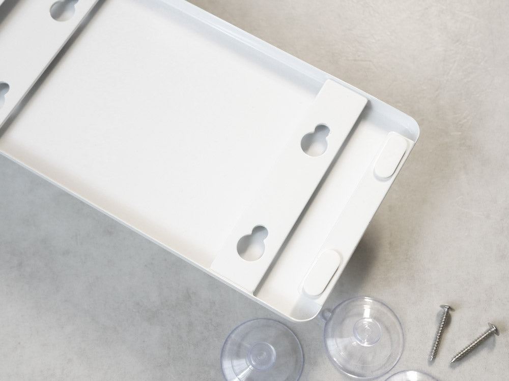 ベランダに設置されたタワー製ツーウェイスリッパラック