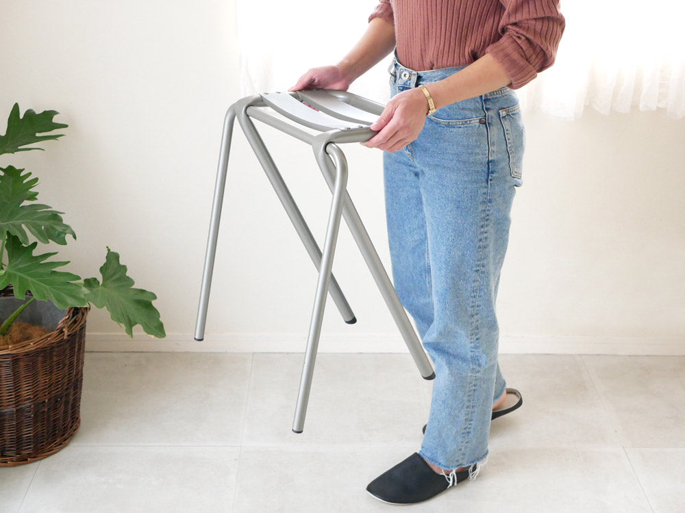 デュエンデ製シャンパン色BENTスツール