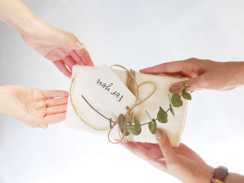 REST FOLKの綿100％プラシッド柄フェイスタオル（幅34cm×長さ84cm）とバスタオル（幅60cm×長さ120cm）のセット