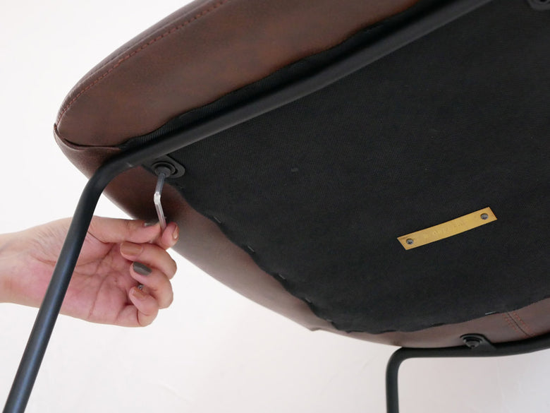 a.depeche アデペシュ PUNISHチェアの写真