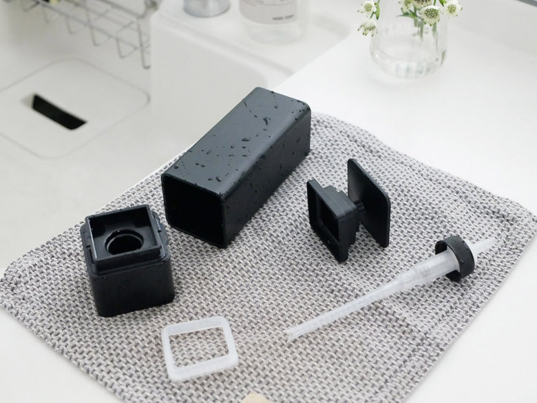 タワーブランドの片手操作ディスペンサー