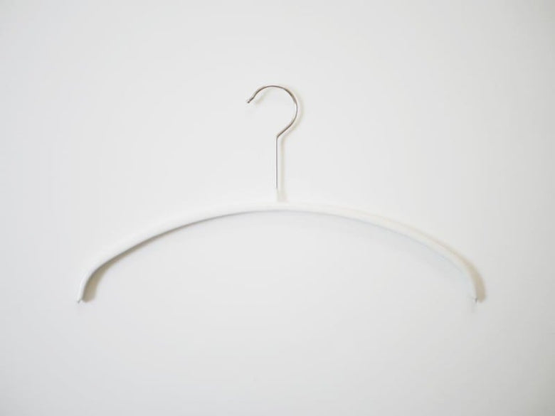 MAWAの白いエコノミックスチールハンガー