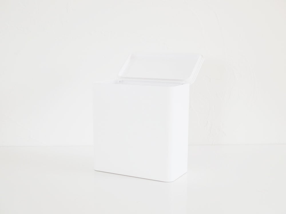 プラスチック製のマグネット洗剤ボールストッカー