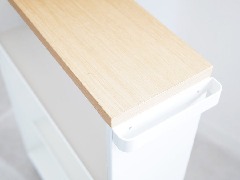 Yamazakiの木製ハンドル付きスリムトイレラック