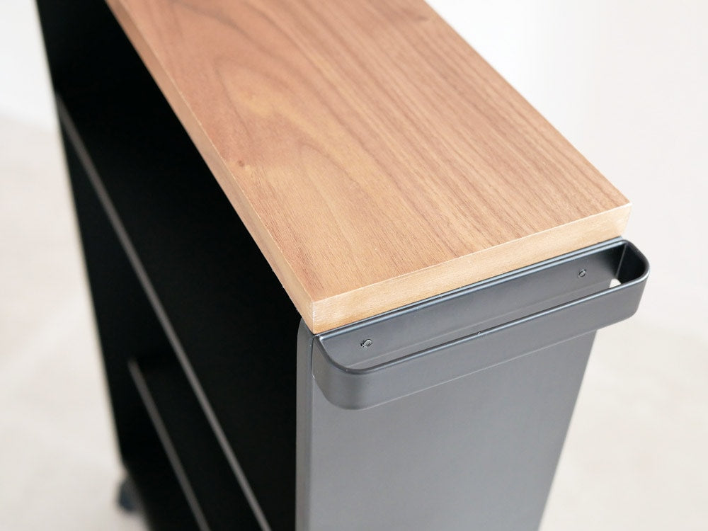 木と金属のハンドル付きスリムトイレラック