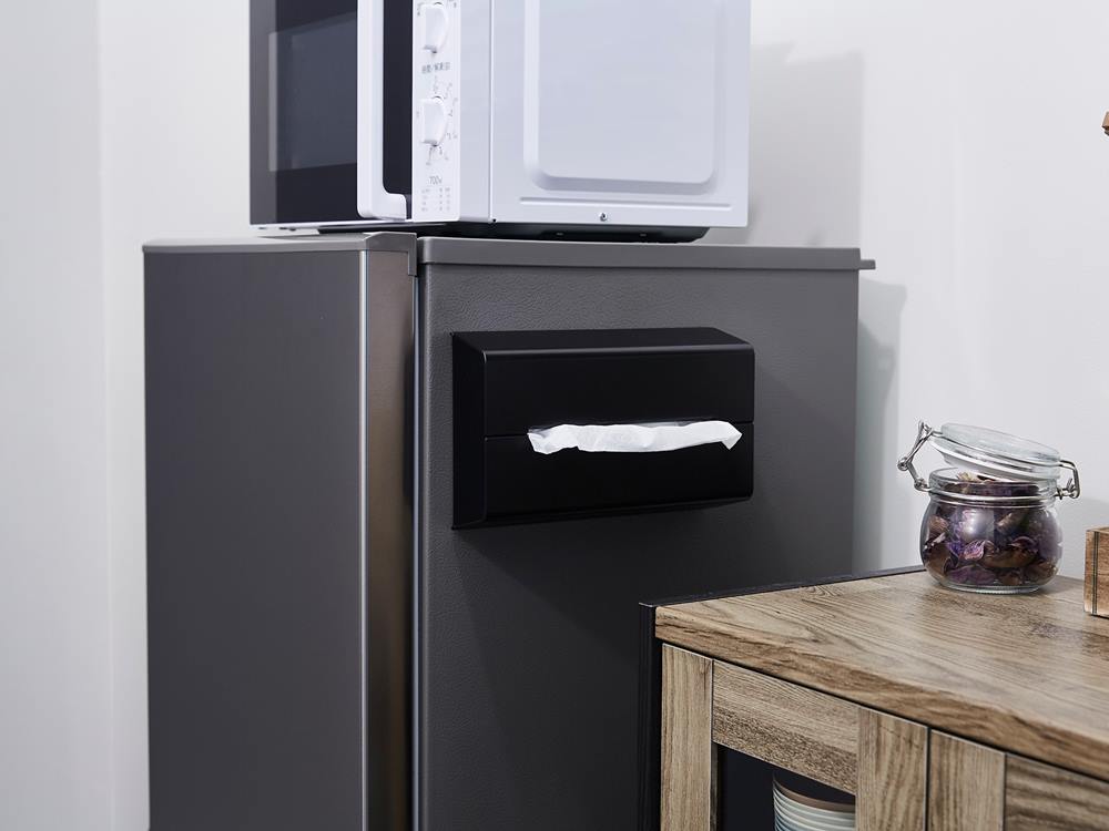 壁に取り付けられたideacoのティッシュケース