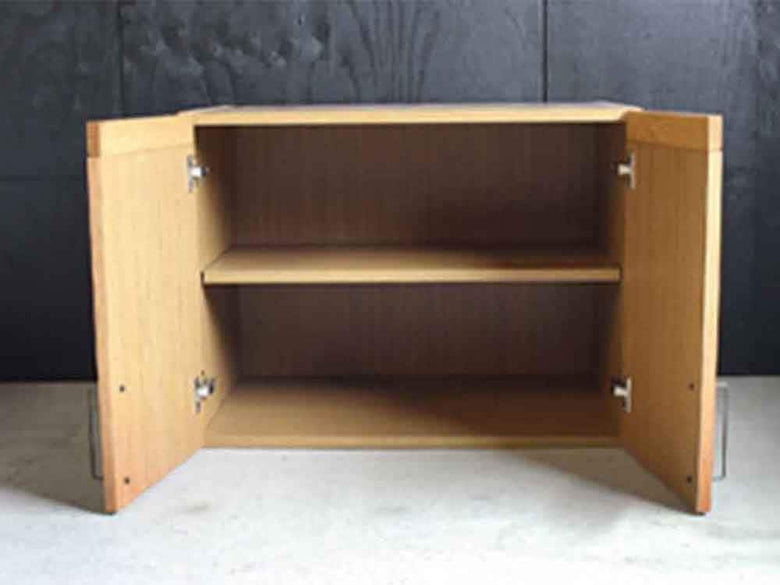 アデペシュの木製ワードローブトップボックス