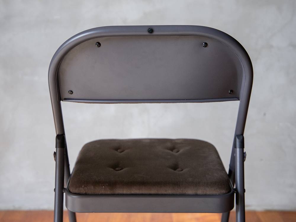 アデペシュのDIRECTグレー金属チェア