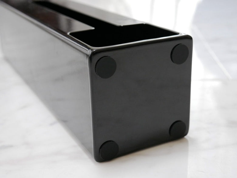 銀色のYAMAZAKI製タワーポリ袋ストッカー