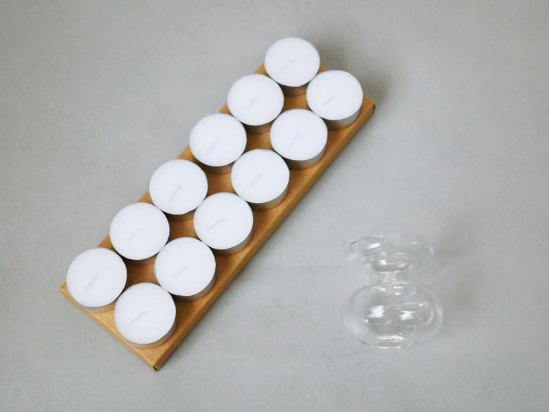 炎の灯るキントーアロマオイルウォーマーとキャンドル