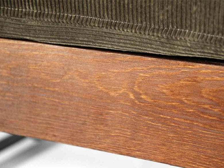 ブラウンとグレーの無垢材製ウォームオットマン