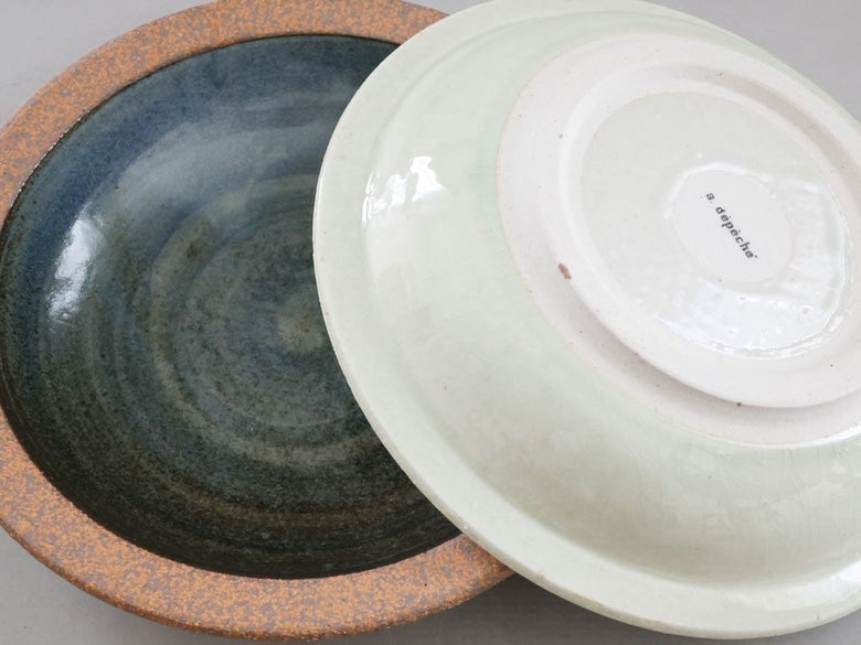 アデペシュの手作り陶器プレート