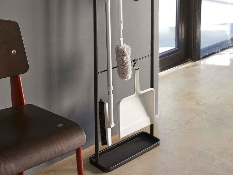 YAMAZAKIタワーのスチールと木製傘立て