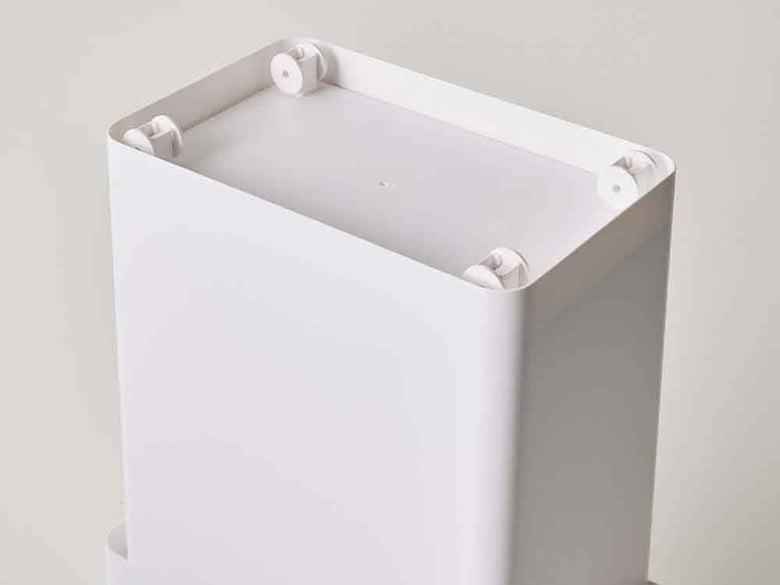 YAMAZAKI/towerの密閉プラスチック米びつと計量カップ