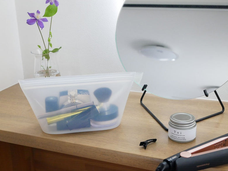 Zip Topブランドのプラチナシリコーン製ジップトップディッシュが並んでいるサービングウェアの画像