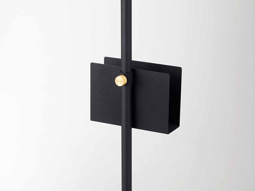 壁掛けのDRAW A LINE 022ブックラック