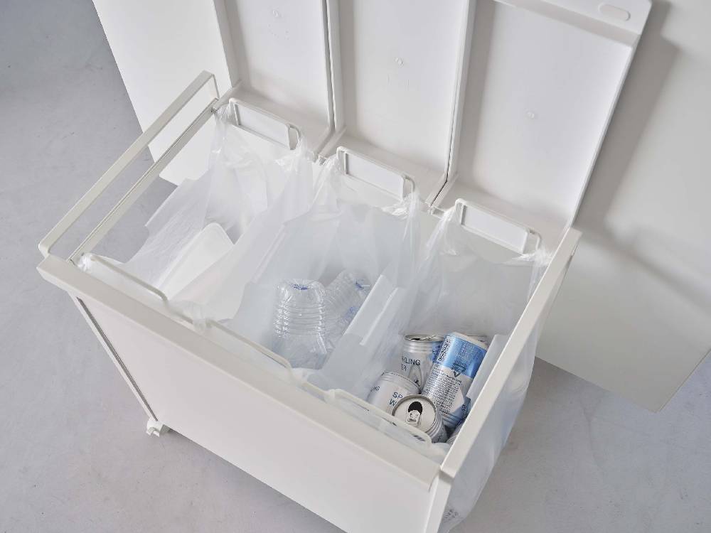 towerブランドの蓋付きスチール製分別ダストワゴン