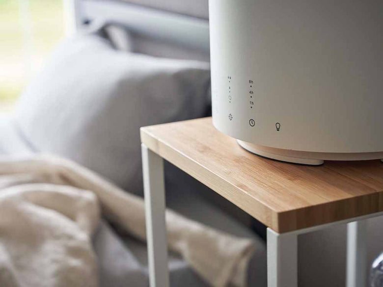 タワー加湿器スタンドのスチールと竹製デザイン