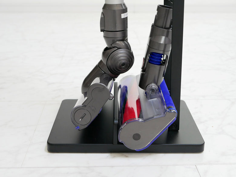 towerブランドのスチール製コードレスクリーナースタンド、ダイソンV6～V10シリーズ対応