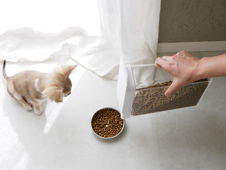 ヤマザキタワーのドライフードストッカー容器