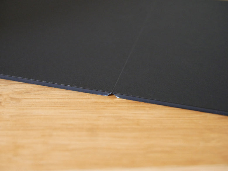 h tagブランドの耐熱カッティングマット