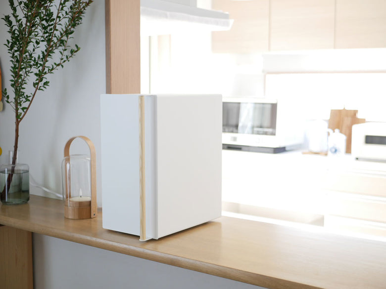 toscaトスカのホワイトブレッドケース スリム