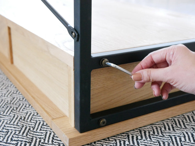 オーク無垢材使用のsplemデスク