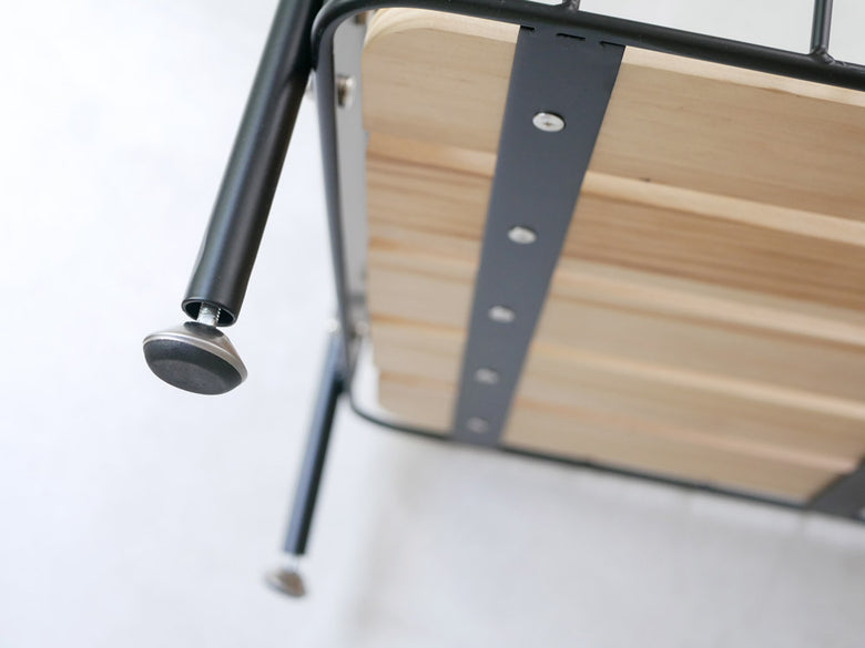 MashブランドのBY CAGEスチールハンガー