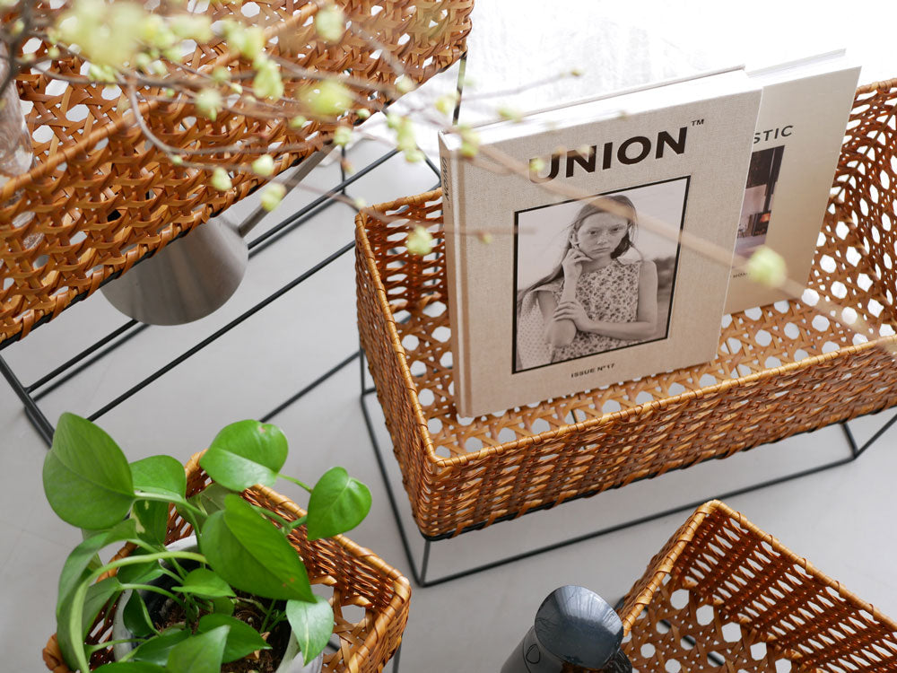 CreerクレエのUTILE Octaユティルオクタポットスタンドに花鉢を収納したナチュラル素材の収納バスケット