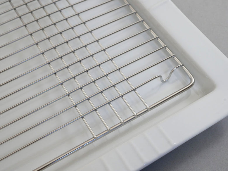 下村企販のスクエアディッシュと18-8ステンレス製アミのセット