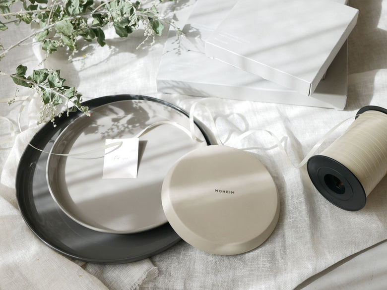 モヘイムのせっ器製楕円形プレート（直径260mm、高さ18mm）、ベトナム製