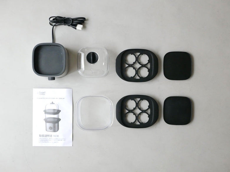 Russell Hobbsクイックミニスチーマーのシルバー色でコンパクトなデザインの家庭用スチーマー本体