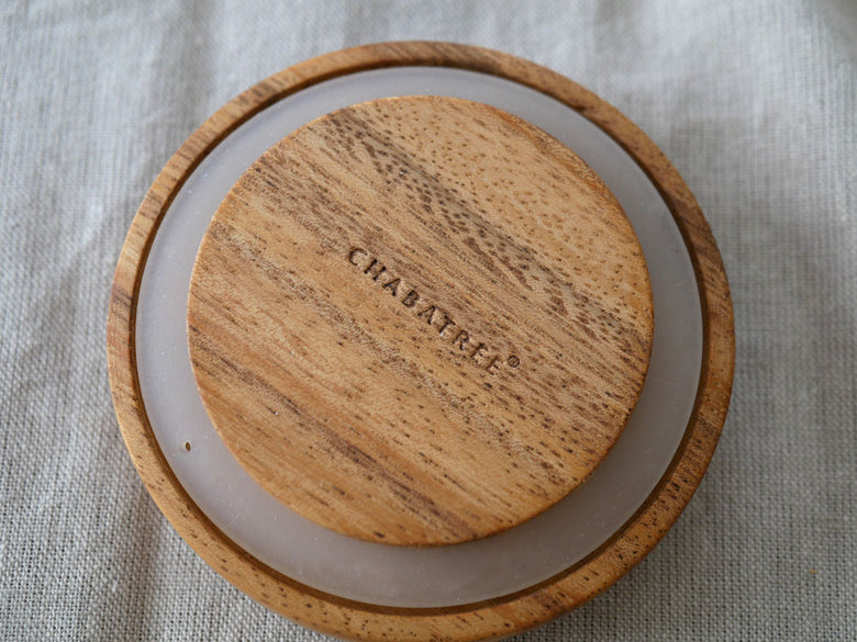 CHABATREEのサイノシュアジャーとロータスティーサーバー。アカシアとチーク材を使用したナチュラルな木製デザイン