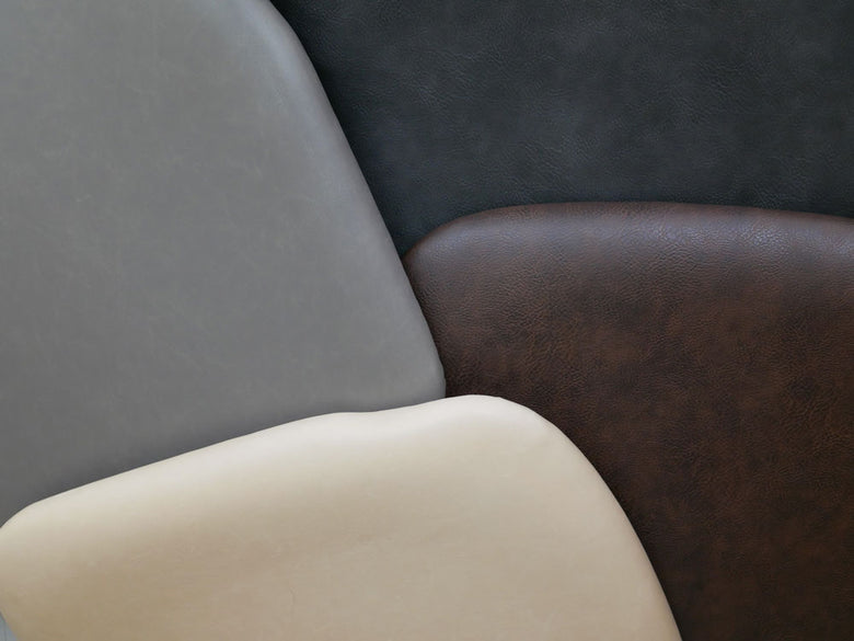 グレーのPUシートとシルバーのアームレストを持つ快適なレザーチェア