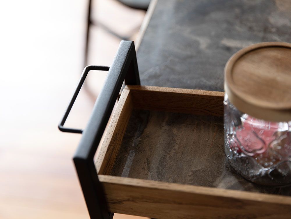 オーク無垢材とスチールフレームで作られたPOLポルムービングワゴンの画像