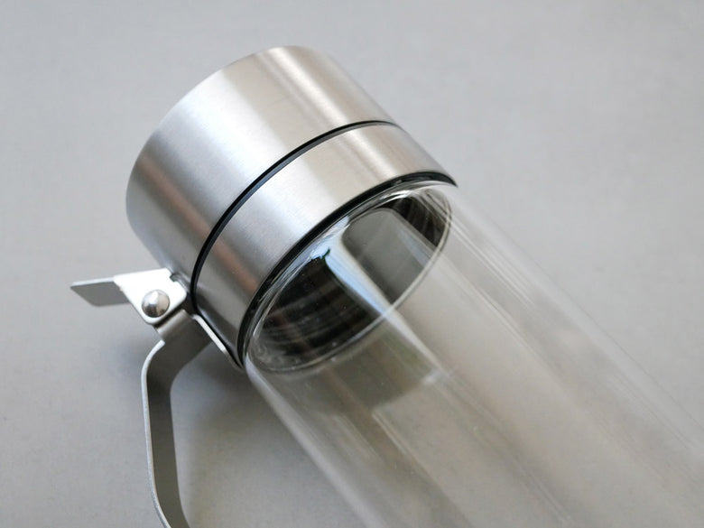 DULTONダルトン製の銀色ステンレススチールオイル＆ヴィネガーボトル500mlとガラス製スパイスジャー2個がセットになったギフトセット