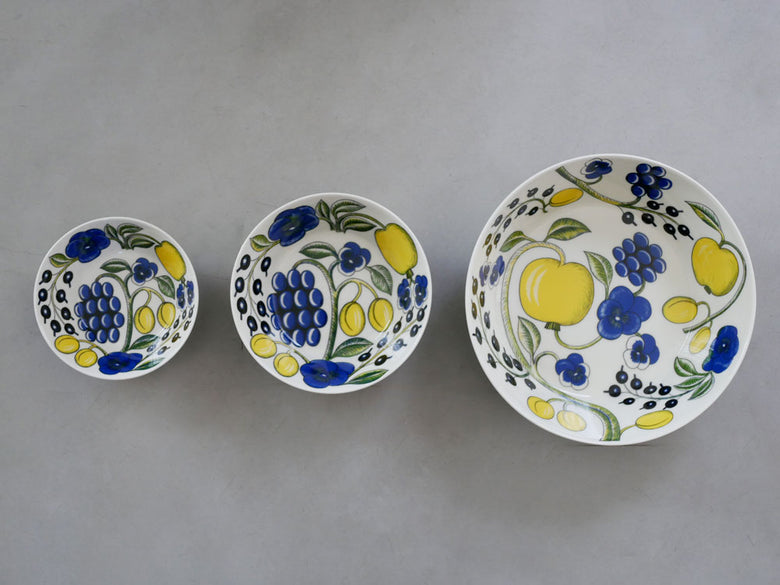 黄色のアラビア パラティッシ ボウルとプレートの磁器製ディナーウェアセット