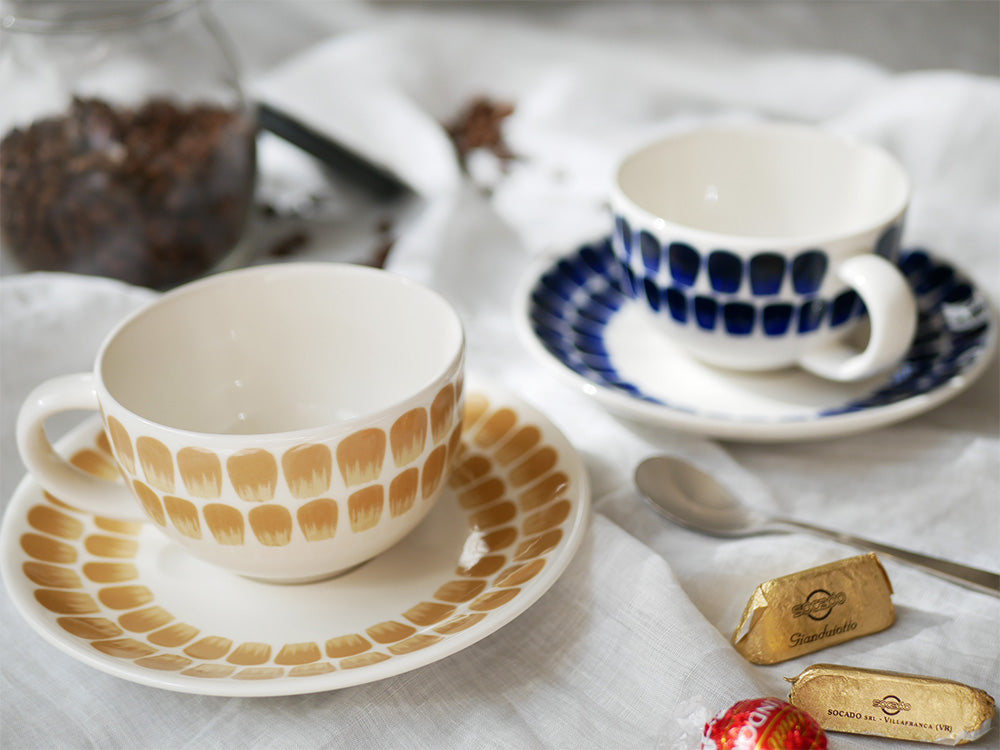 アラビア24h トゥオキオの白磁カップとソーサーセット