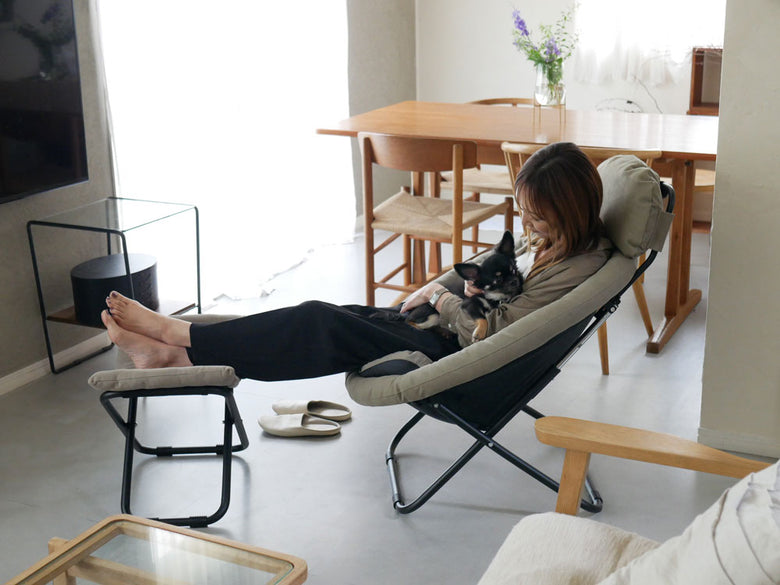 コモアサンの2wayフォールディングチェア用キャンバスオットマン。スチールフレームとコットンポリエステルカバーで折り畳み可能な屋外用家具