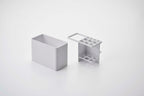 プラスチック製でスタイリッシュなデザインの【MIST/ミスト】フィルムフック歯ブラシスタンド。2つのフィルムフックが付属し、歯ブラシを整理整頓できます。
