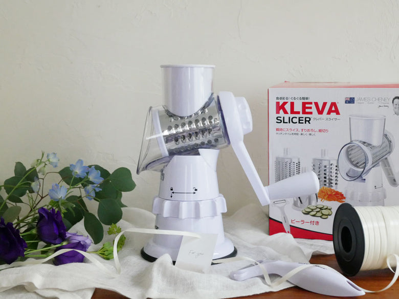 KLEVAクレバースライサー本体にステンレス製ドラムが取り付けられている画像