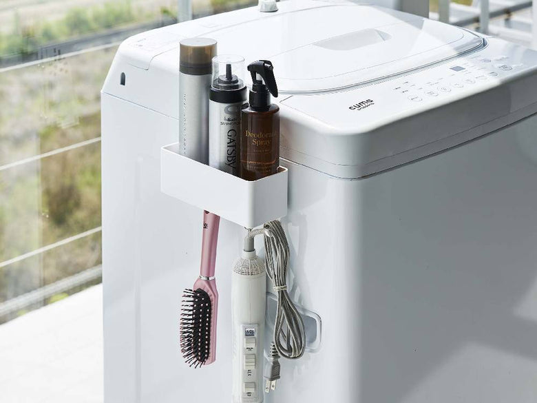 キッチンの壁に取り付けられたMISTフィルムフックラック W18