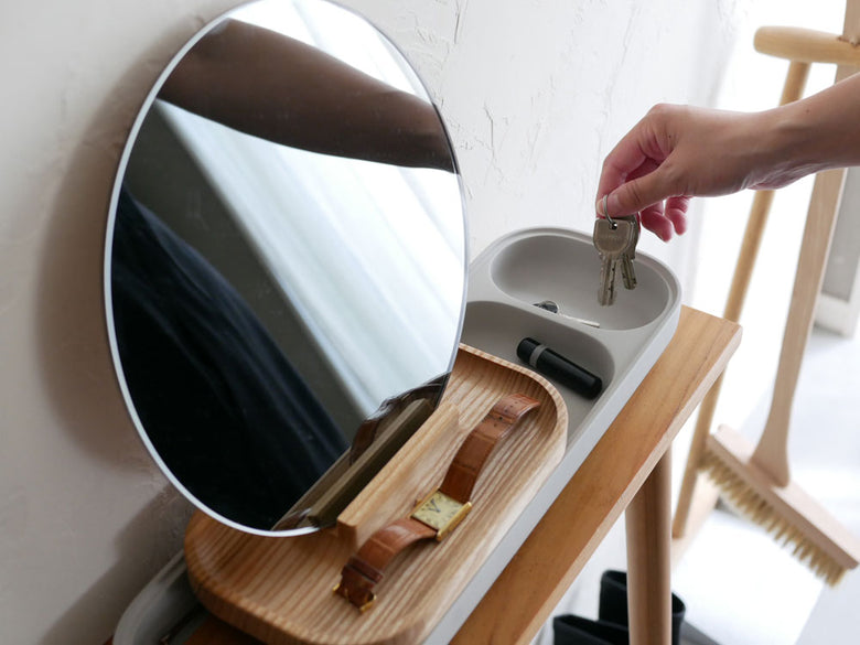 フリッツ・ハンセン製SLIDE、コンクリートとアッシュ材、ミラーを使用した家庭用ガジェット